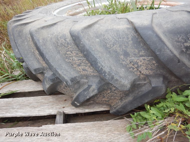 image for item HD9409 (2) Michelin 420/80R46 tires and wheels