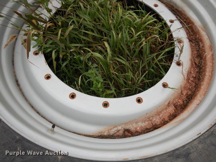 image for item HD9409 (2) Michelin 420/80R46 tires and wheels