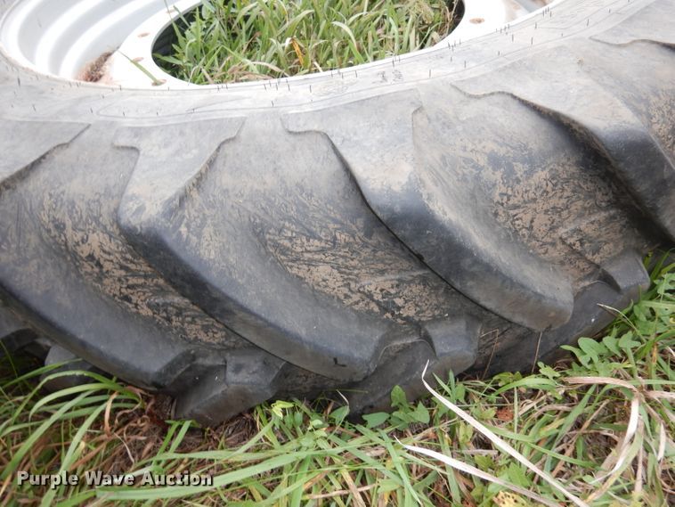 image for item HD9409 (2) Michelin 420/80R46 tires and wheels