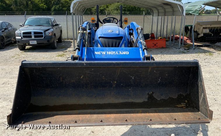 image for item HE9763 2014 New Holland Boomer 47  MFWD tractor