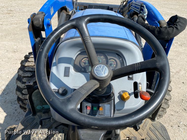 image for item HE9763 2014 New Holland Boomer 47  MFWD tractor