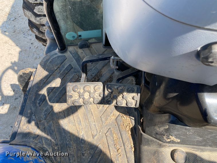 image for item HE9763 2014 New Holland Boomer 47  MFWD tractor