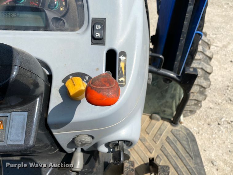 image for item HE9763 2014 New Holland Boomer 47  MFWD tractor