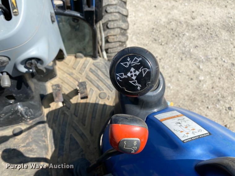 image for item HE9763 2014 New Holland Boomer 47  MFWD tractor