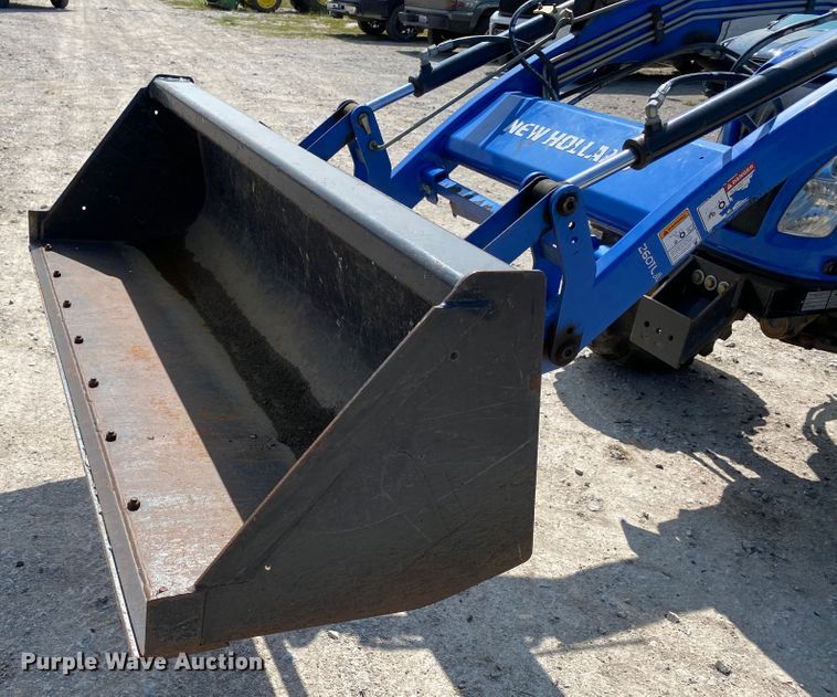 image for item HE9763 2014 New Holland Boomer 47  MFWD tractor