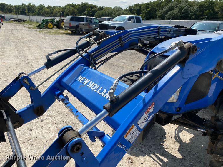 image for item HE9763 2014 New Holland Boomer 47  MFWD tractor