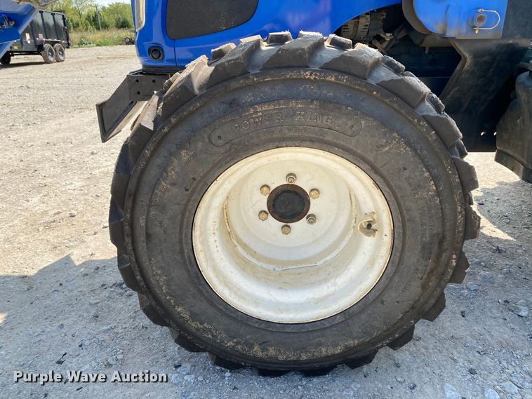 image for item HE9763 2014 New Holland Boomer 47  MFWD tractor