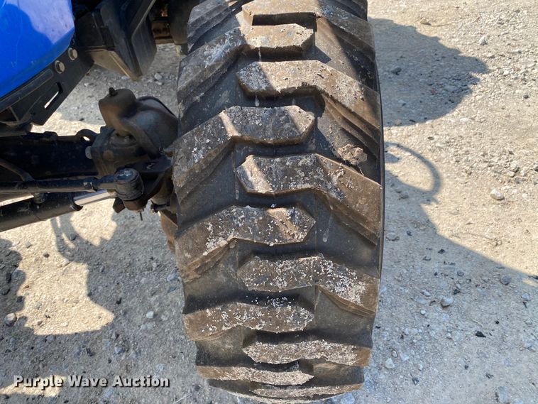 image for item HE9763 2014 New Holland Boomer 47  MFWD tractor