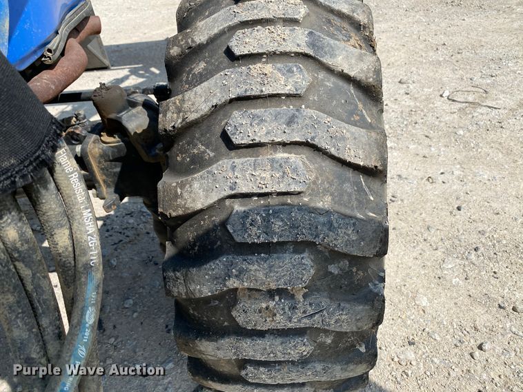 image for item HE9763 2014 New Holland Boomer 47  MFWD tractor