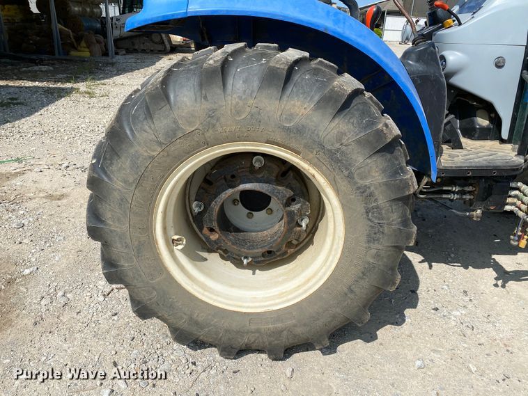 image for item HE9763 2014 New Holland Boomer 47  MFWD tractor