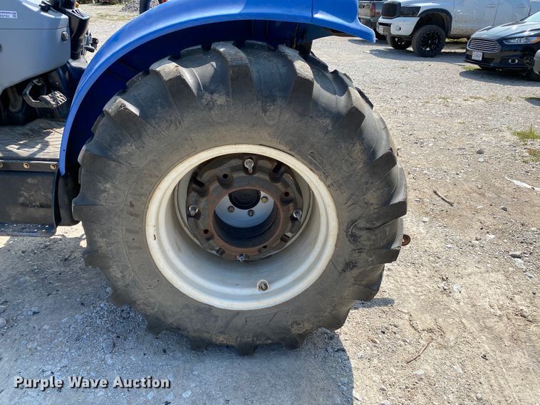 image for item HE9763 2014 New Holland Boomer 47  MFWD tractor