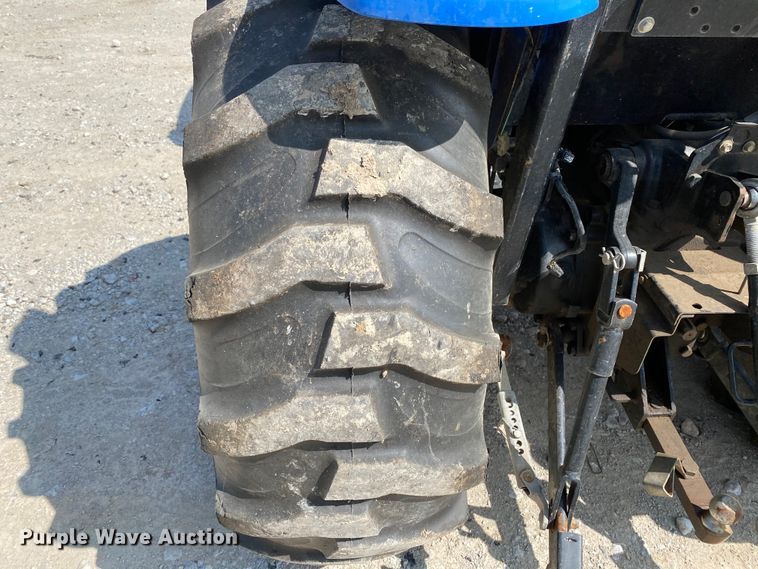 image for item HE9763 2014 New Holland Boomer 47  MFWD tractor