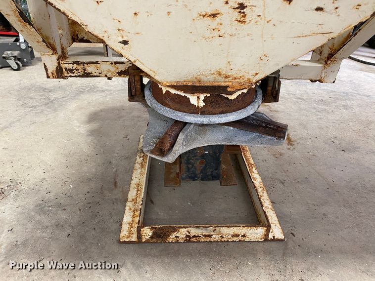 image for item HE9765 Herd 1200 broadcast seeder