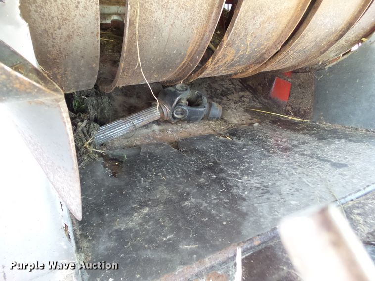 image for item HF9582 1998 Case IH 8575  large square baler