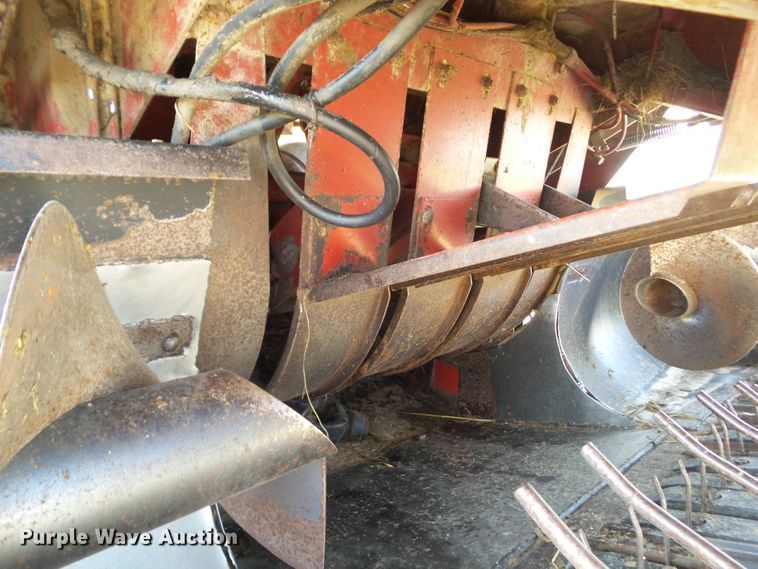 image for item HF9582 1998 Case IH 8575  large square baler