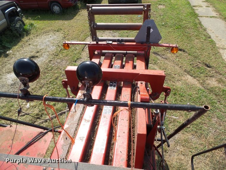 image for item HF9582 1998 Case IH 8575  large square baler