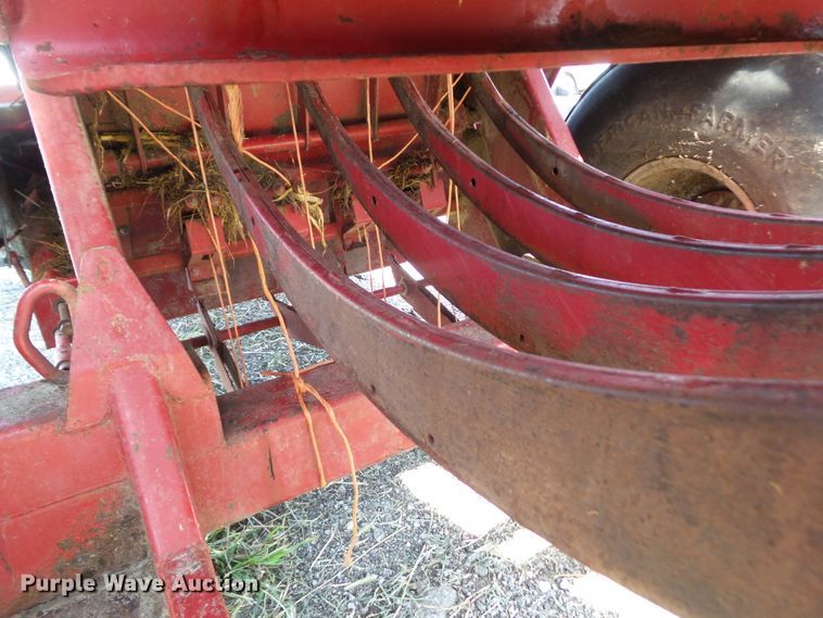 image for item HF9582 1998 Case IH 8575  large square baler