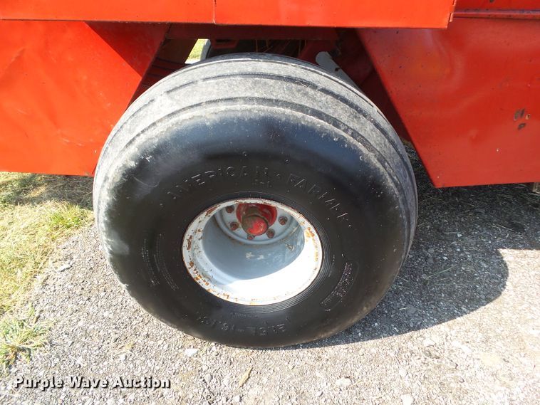 image for item HF9582 1998 Case IH 8575  large square baler