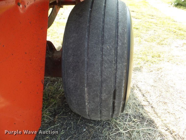 image for item HF9582 1998 Case IH 8575  large square baler