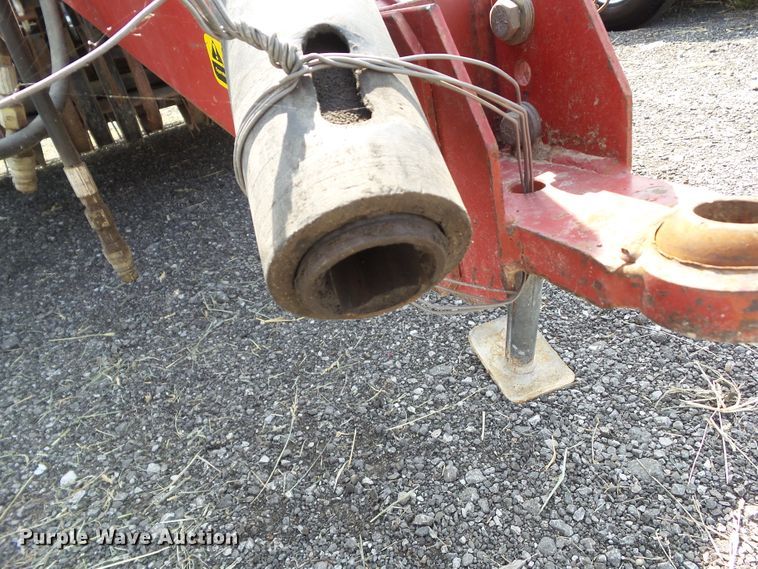 image for item HF9583 International 3650  round baler