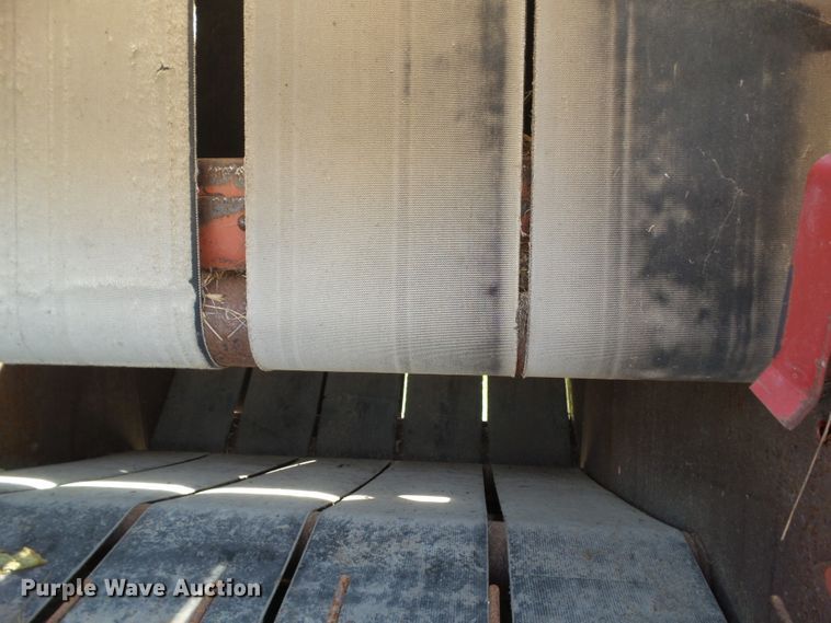 image for item HF9583 International 3650  round baler