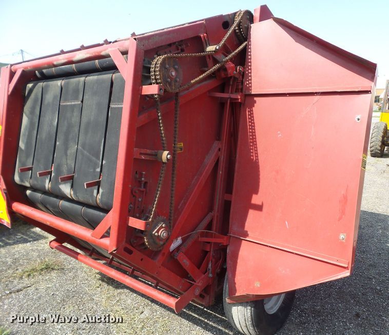 image for item HF9583 International 3650  round baler