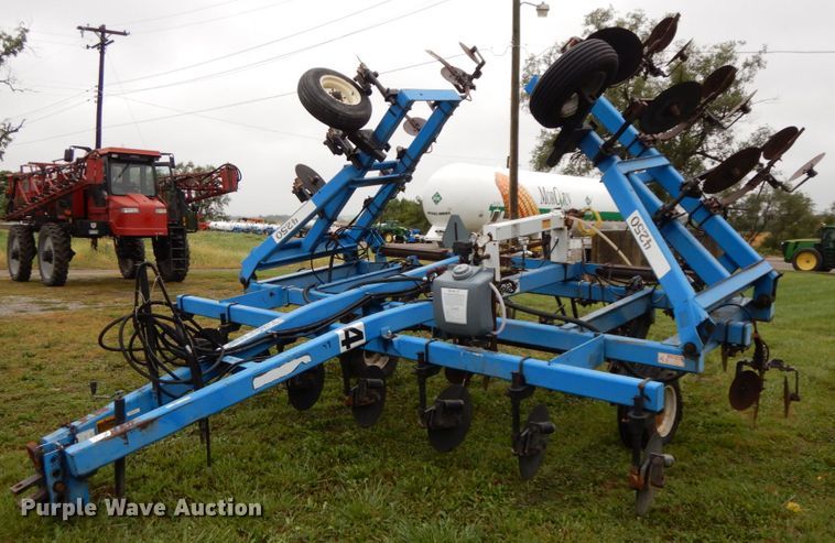 image for item HJ9633 DMI Nutri-Placr 4250 anhydrous ammonia applicator