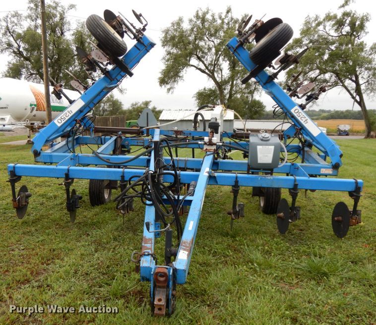 image for item HJ9633 DMI Nutri-Placr 4250 anhydrous ammonia applicator