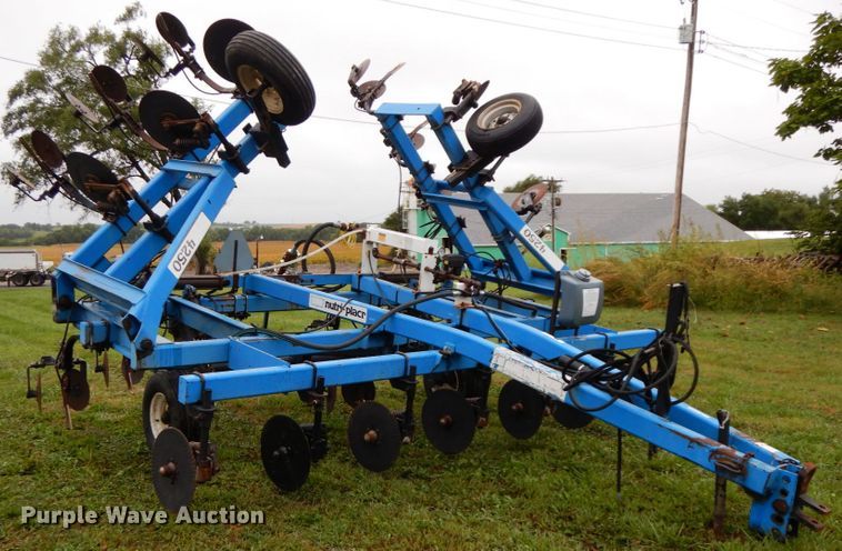 image for item HJ9633 DMI Nutri-Placr 4250 anhydrous ammonia applicator