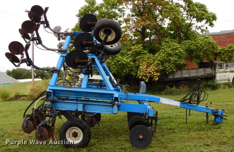 image for item HJ9633 DMI Nutri-Placr 4250 anhydrous ammonia applicator