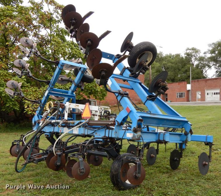 image for item HJ9633 DMI Nutri-Placr 4250 anhydrous ammonia applicator