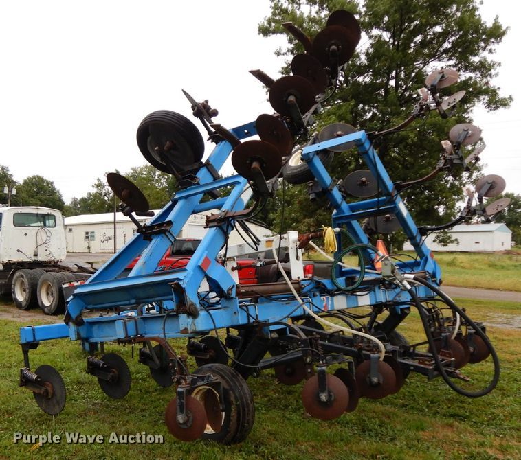 image for item HJ9633 DMI Nutri-Placr 4250 anhydrous ammonia applicator