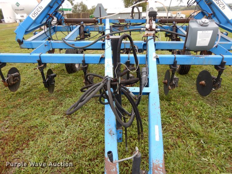 image for item HJ9633 DMI Nutri-Placr 4250 anhydrous ammonia applicator