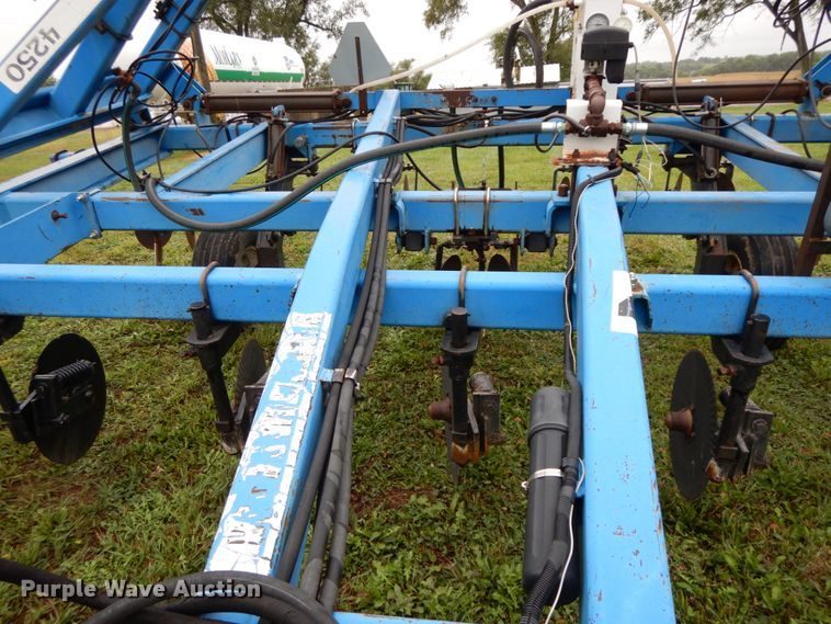 image for item HJ9633 DMI Nutri-Placr 4250 anhydrous ammonia applicator