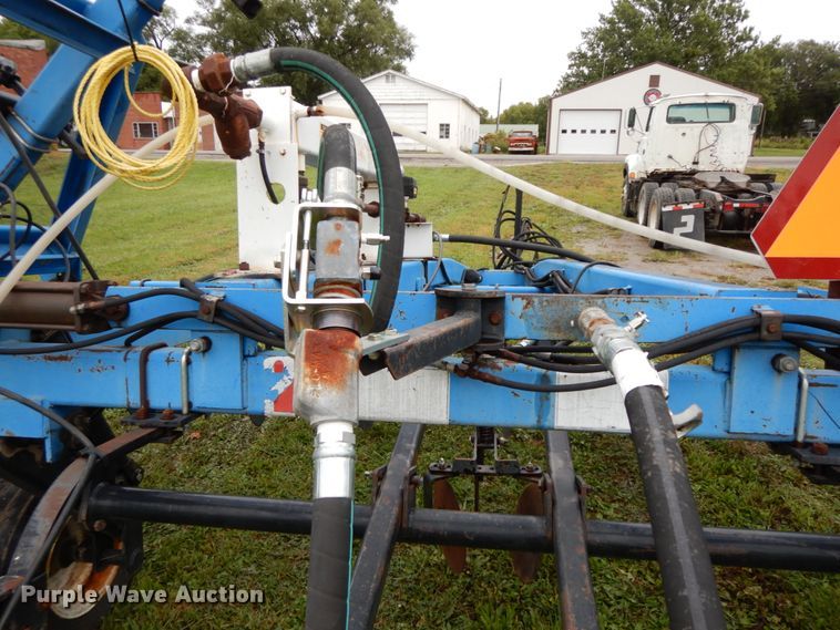 image for item HJ9633 DMI Nutri-Placr 4250 anhydrous ammonia applicator