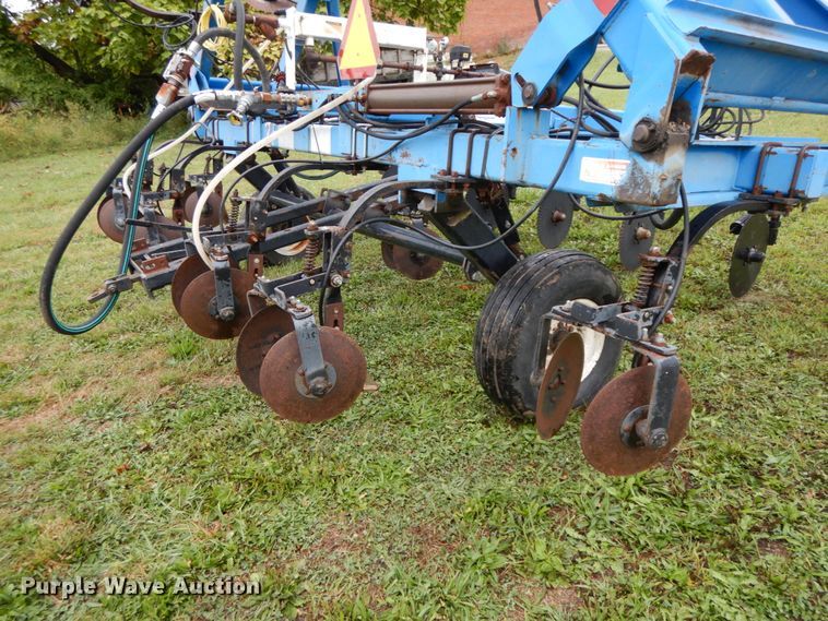 image for item HJ9633 DMI Nutri-Placr 4250 anhydrous ammonia applicator