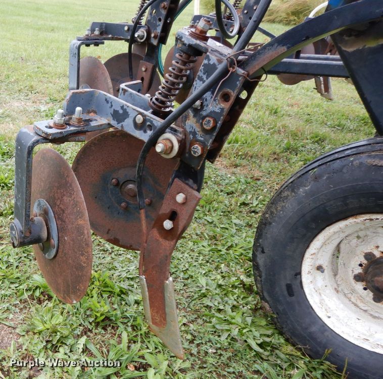 image for item HJ9633 DMI Nutri-Placr 4250 anhydrous ammonia applicator