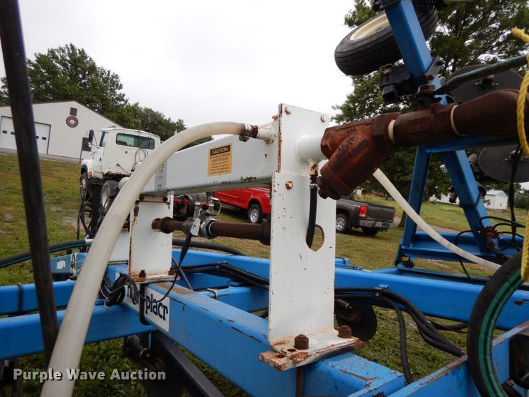 image for item HJ9633 DMI Nutri-Placr 4250 anhydrous ammonia applicator