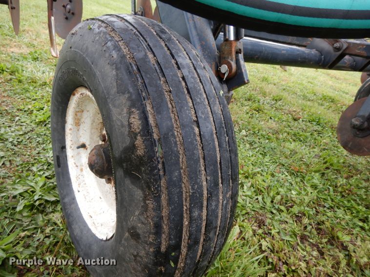 image for item HJ9633 DMI Nutri-Placr 4250 anhydrous ammonia applicator