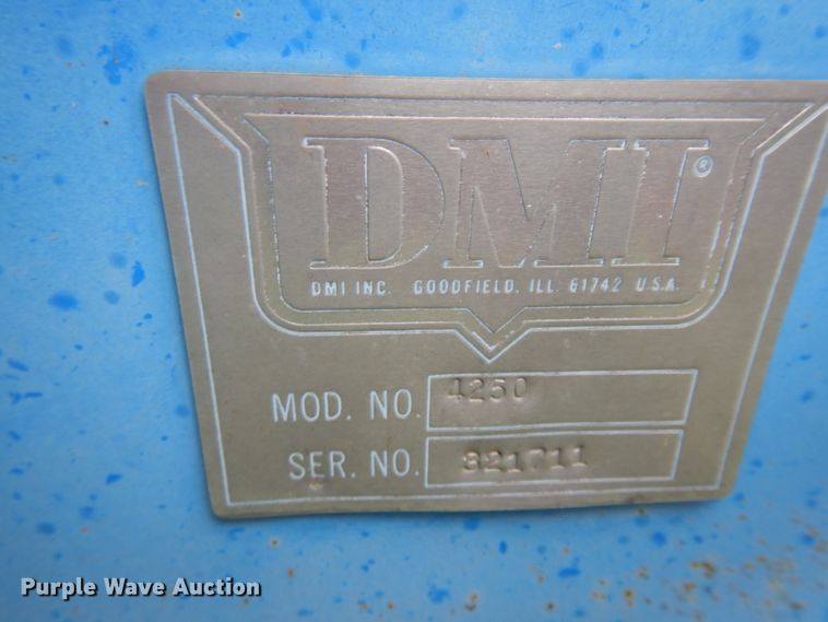 image for item HJ9633 DMI Nutri-Placr 4250 anhydrous ammonia applicator