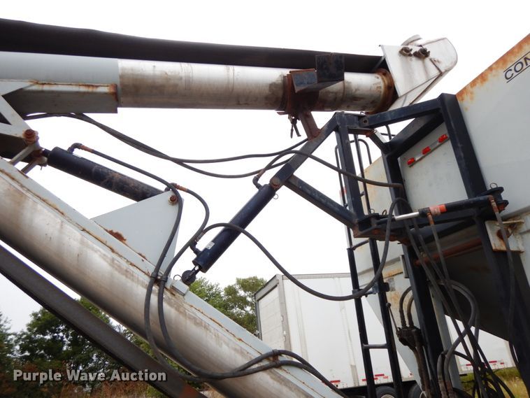 image for item HJ9636 1981 White Volvo RBS  seed tender truck