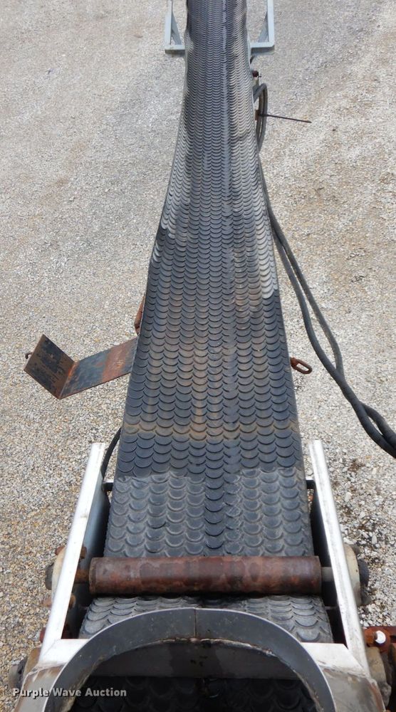 image for item HJ9636 1981 White Volvo RBS  seed tender truck