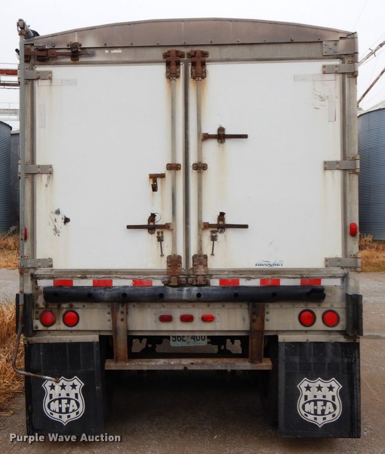 image for item HJ9637 1989 Wilson DWCH-100 double hopper bottom conversion grain trailer