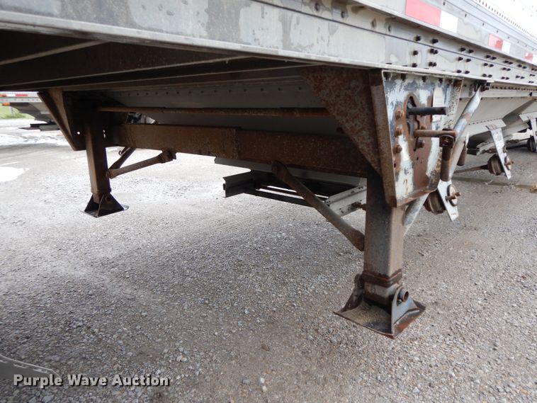 image for item HJ9637 1989 Wilson DWCH-100 double hopper bottom conversion grain trailer