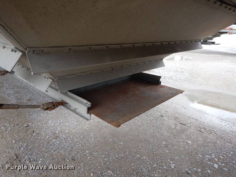 image for item HJ9637 1989 Wilson DWCH-100 double hopper bottom conversion grain trailer