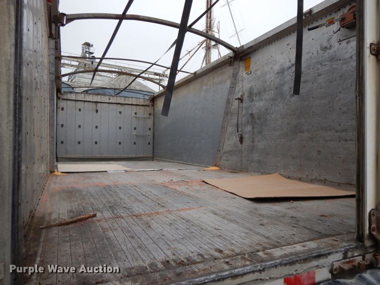 image for item HJ9637 1989 Wilson DWCH-100 double hopper bottom conversion grain trailer