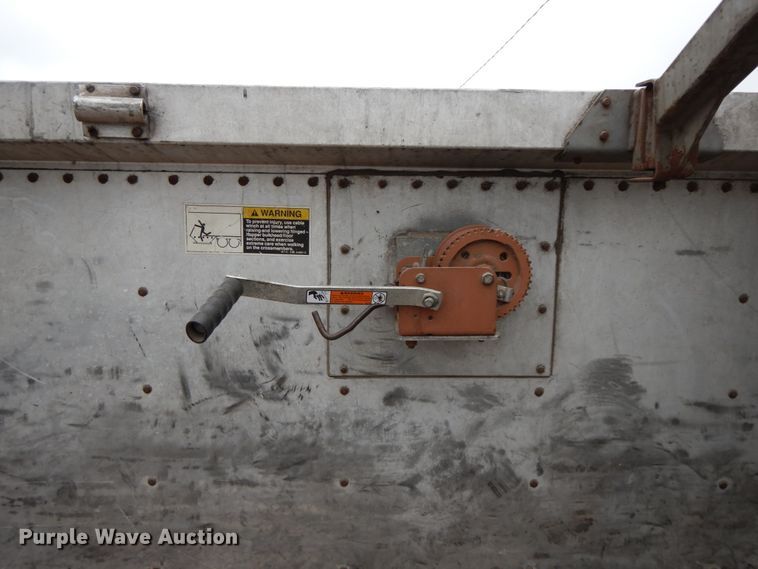 image for item HJ9637 1989 Wilson DWCH-100 double hopper bottom conversion grain trailer