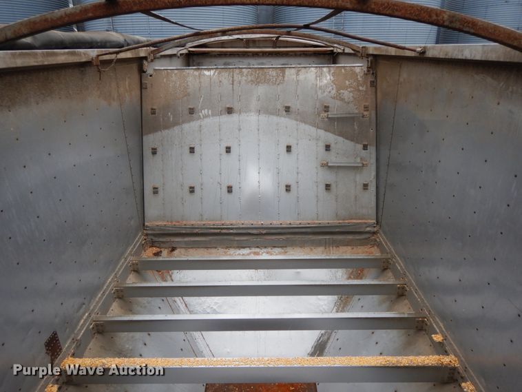 image for item HJ9637 1989 Wilson DWCH-100 double hopper bottom conversion grain trailer