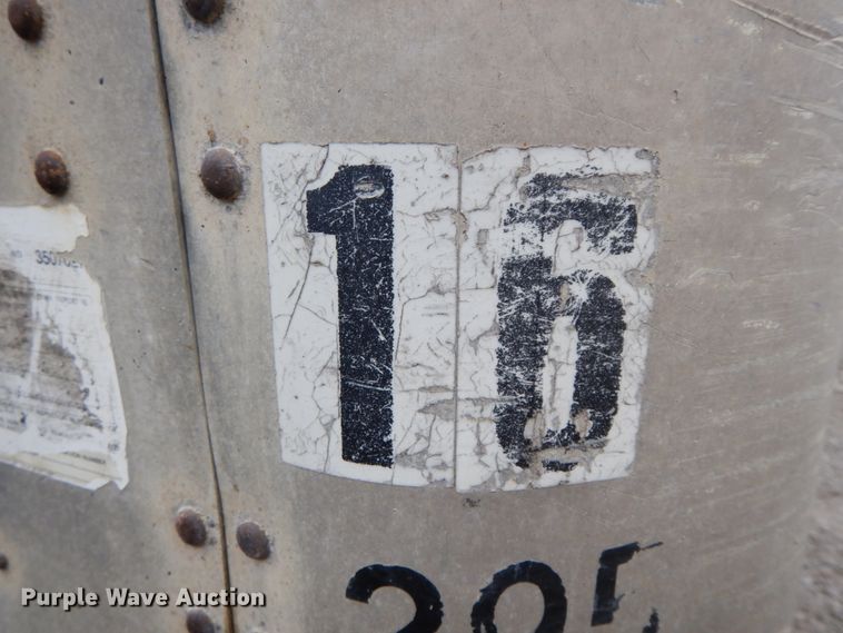 image for item HJ9637 1989 Wilson DWCH-100 double hopper bottom conversion grain trailer