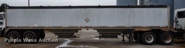 image for item HJ9638 1988 Wilson DWH-200 double hopper bottom grain trailer